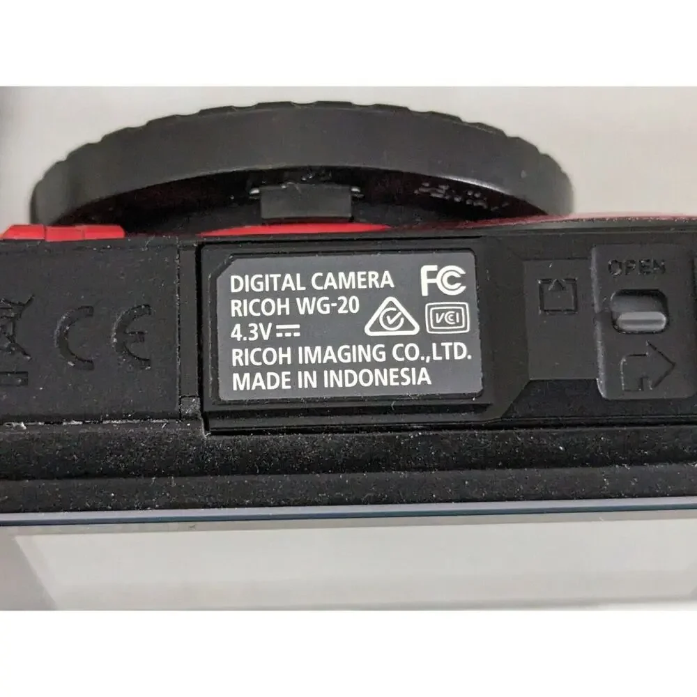 RICOH WG-20 Red 14 Megapixel Waterproof Shockproof Camera Extra Batteries -0424